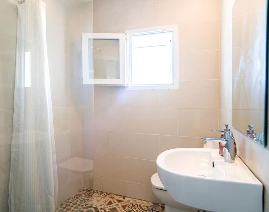 20 Min From Bcn- Charming House W/ Pool & Bbq Area Villa Cervelló Kültér fotó